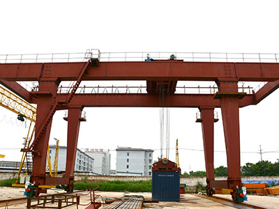 集裝箱吊機(jī) 集裝箱吊機(jī)